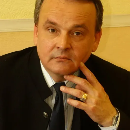 Александр Валерьевич
